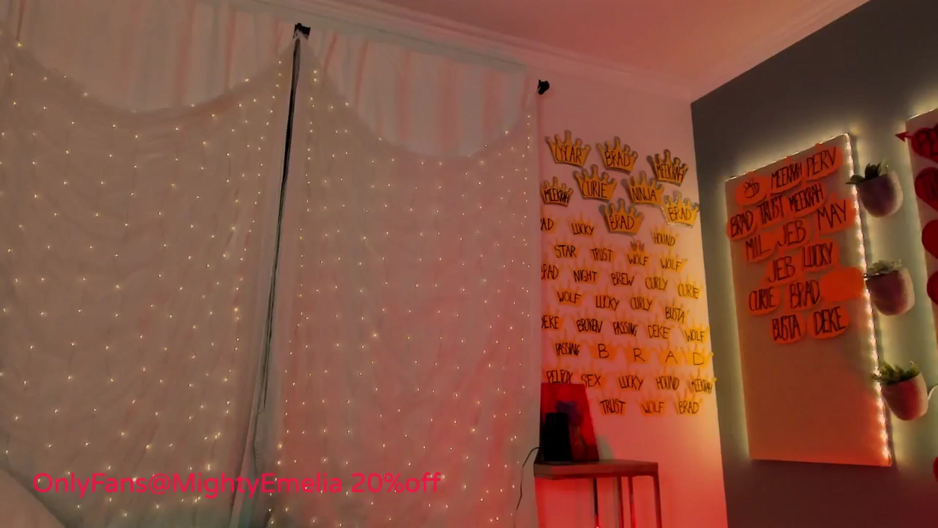 Gallery image thumbnail from MightyEmelia's myfreecams stream on, 11/29/2023, 04:42 image 15 of 20