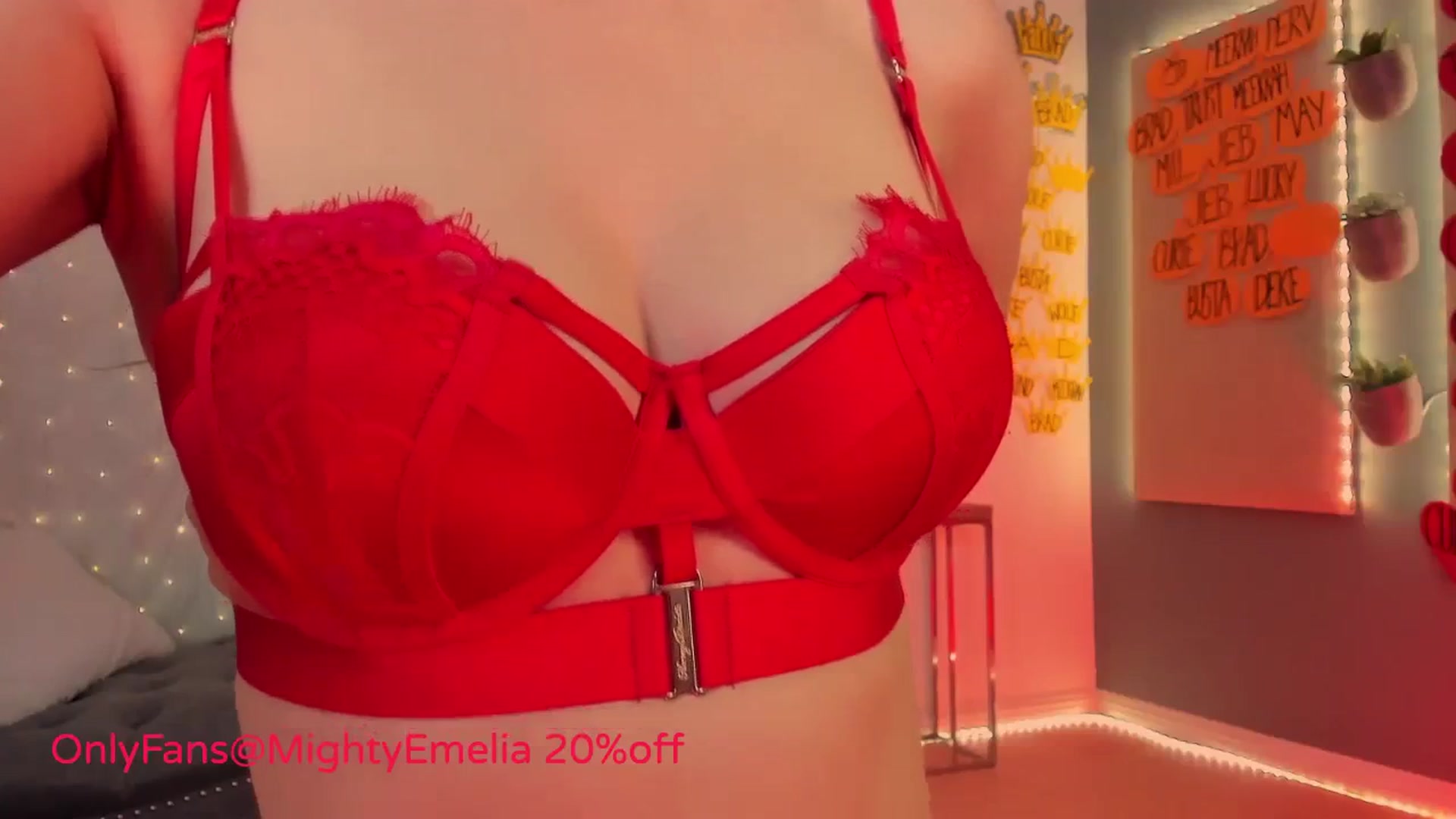 Gallery image thumbnail from MightyEmelia's myfreecams stream on, 12/01/2023, 03:30 image 16 of 20