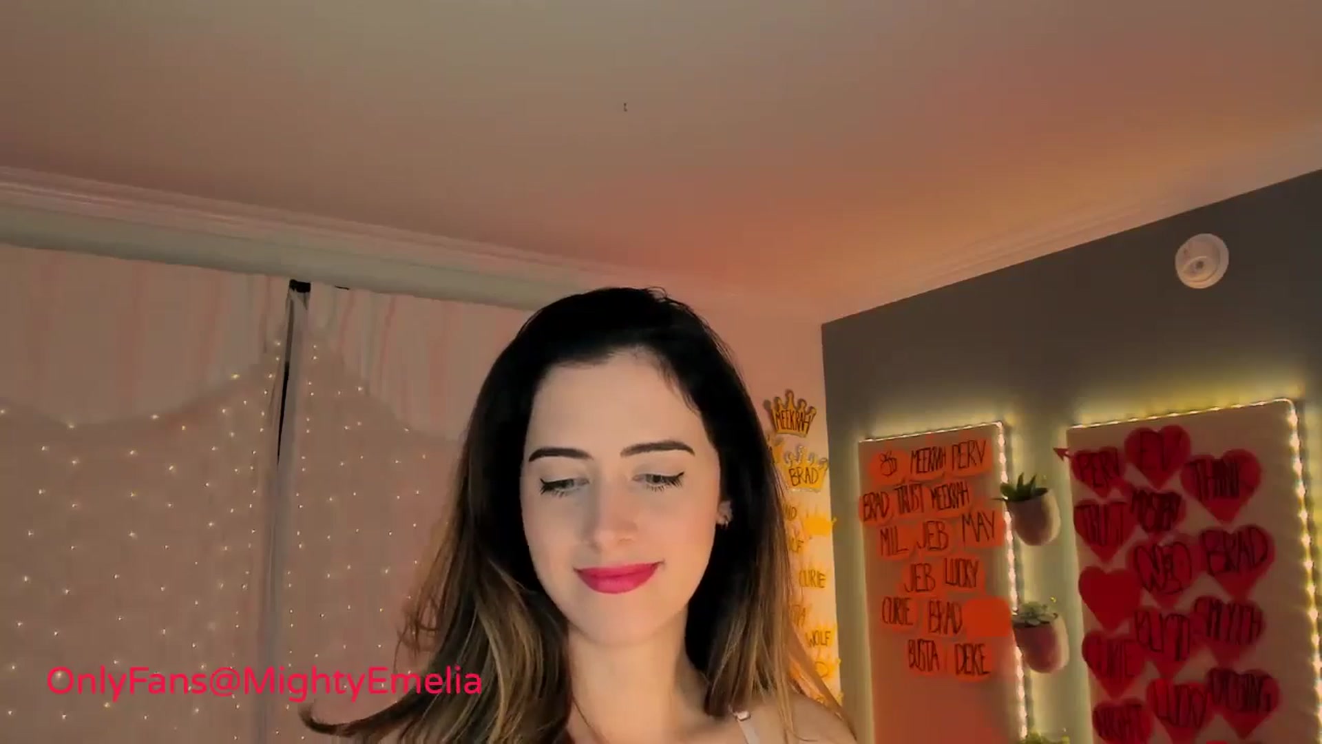 Gallery image thumbnail from MightyEmelia's myfreecams stream on, 12/06/2023, 02:30 image 10 of 20