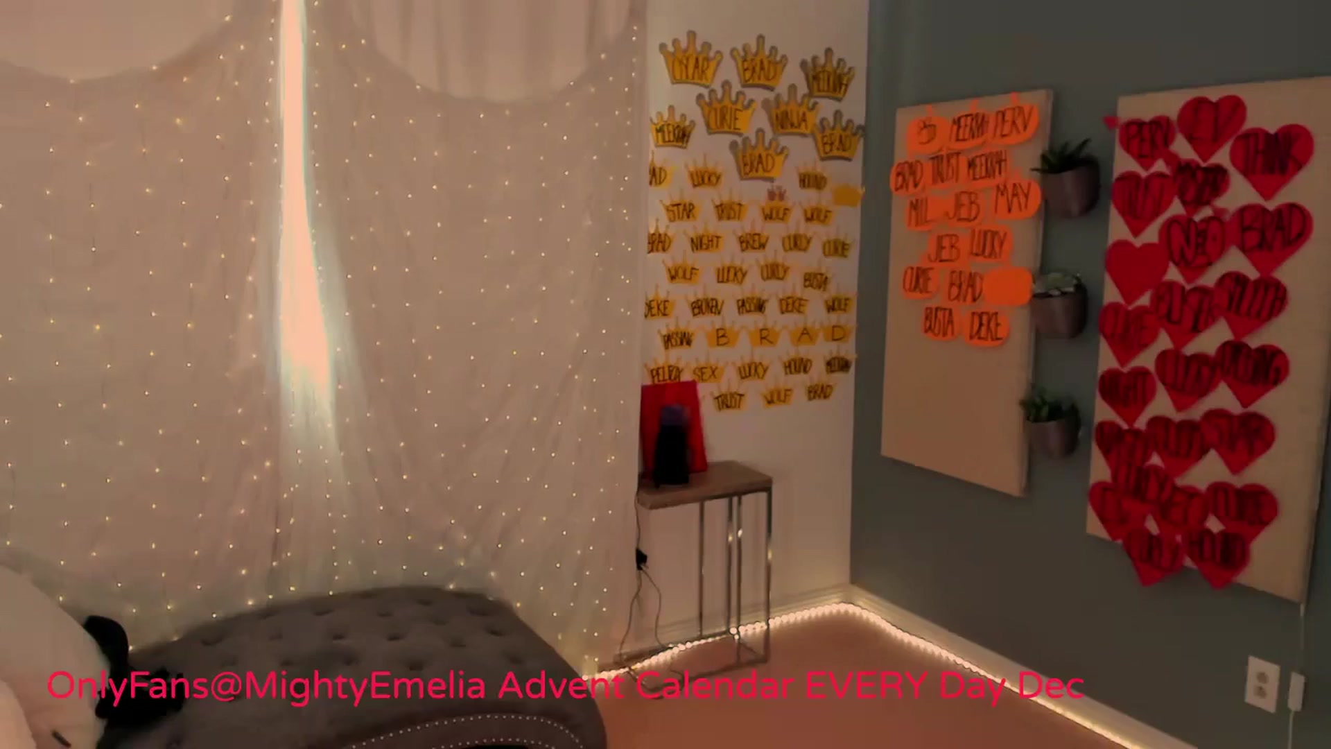 Gallery image thumbnail from MightyEmelia's myfreecams stream on, 12/09/2023, 24:20 image 7 of 20