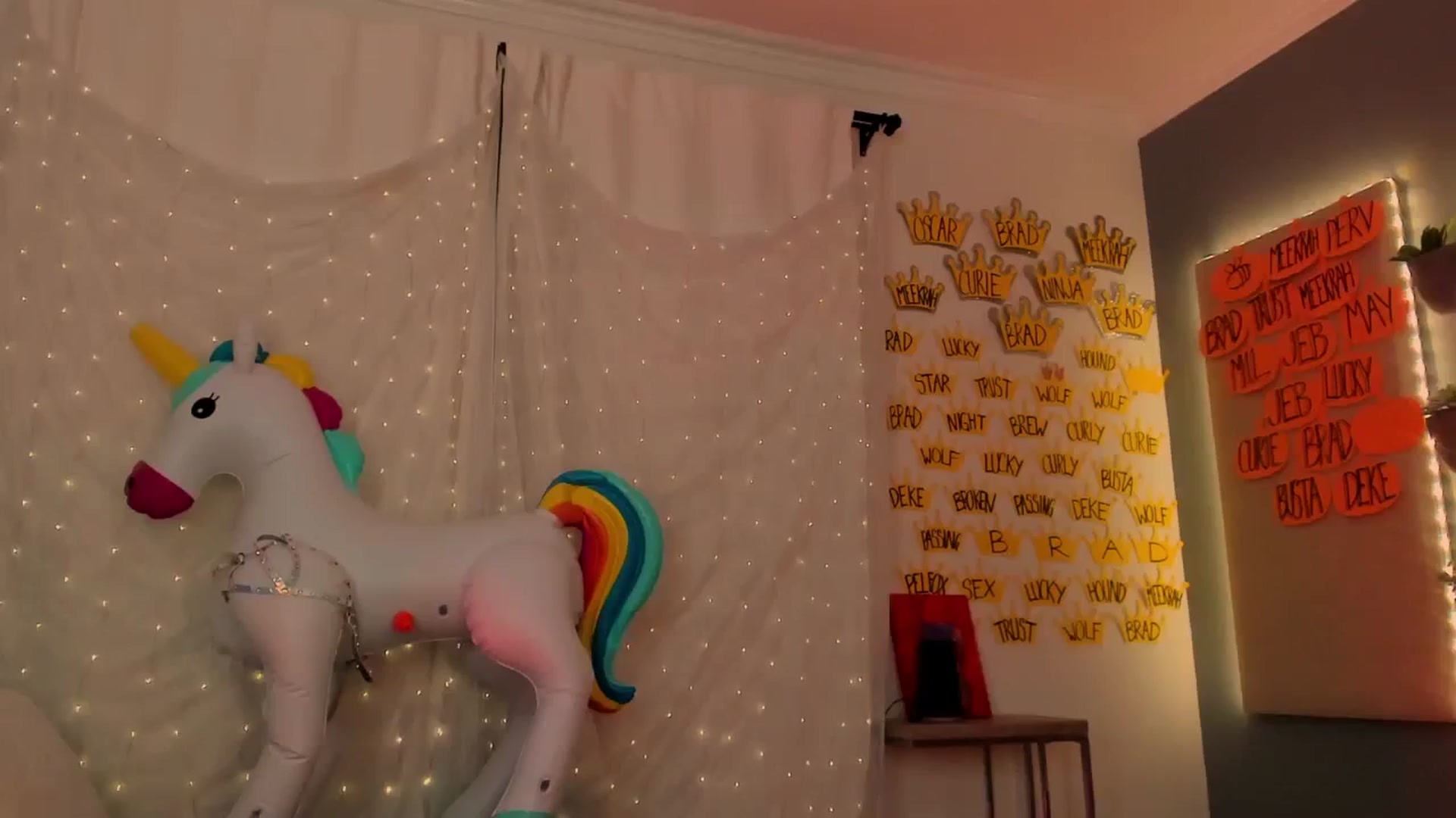 Gallery image thumbnail from MightyEmelia's myfreecams stream on, 12/15/2023, 03:44 image 10 of 20