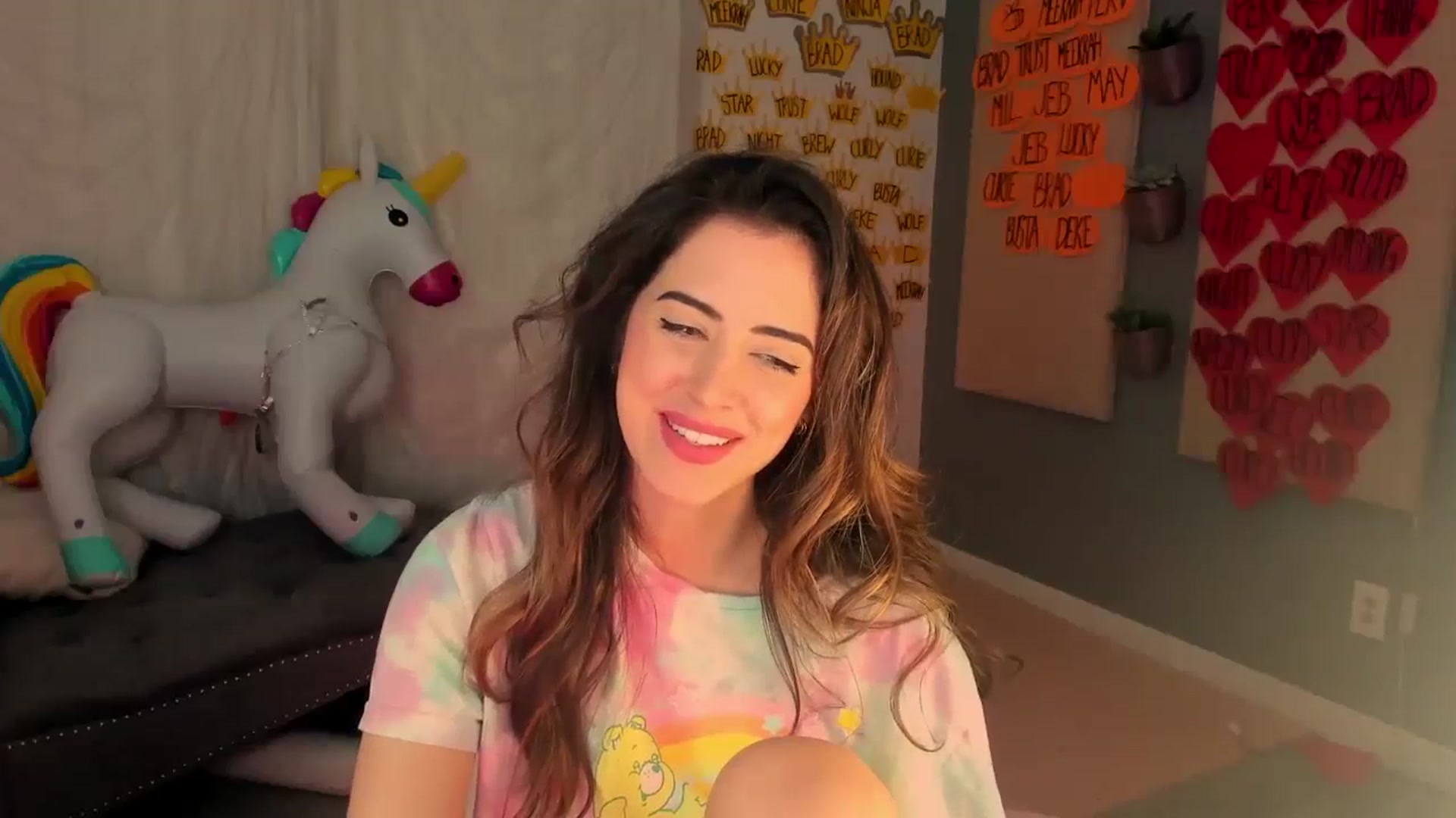 Gallery image thumbnail from MightyEmelia's myfreecams stream on, 12/20/2023, 02:04 image 15 of 20