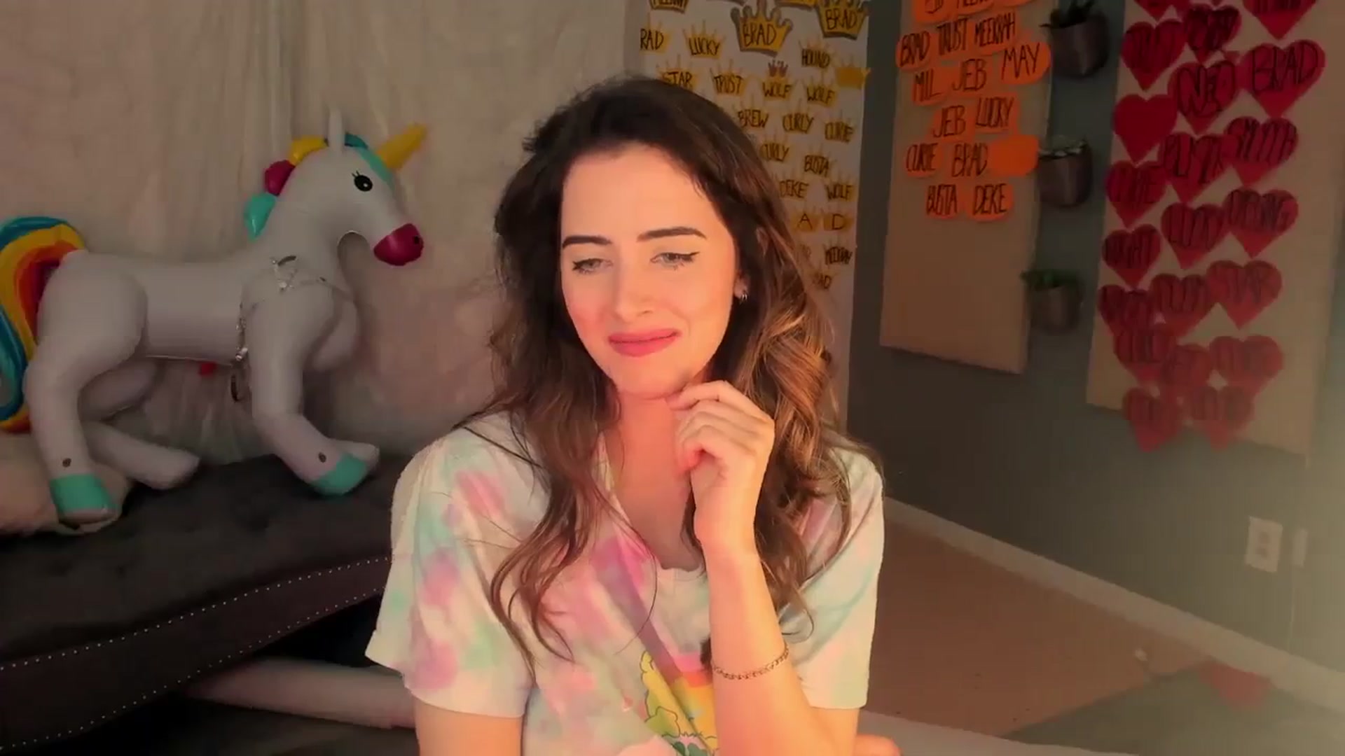Gallery image thumbnail from MightyEmelia's myfreecams stream on, 12/20/2023, 02:36 image 4 of 20