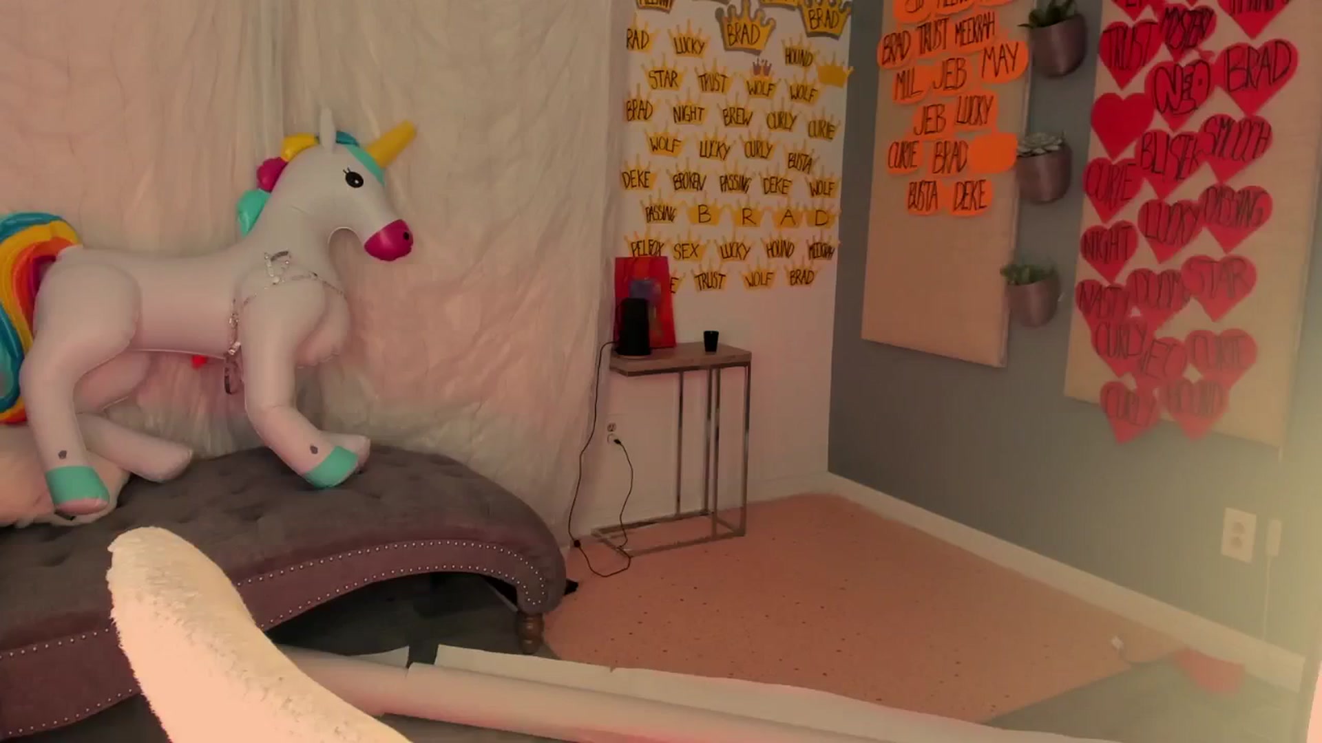 Gallery image thumbnail from MightyEmelia's myfreecams stream on, 12/20/2023, 02:36 image 12 of 20
