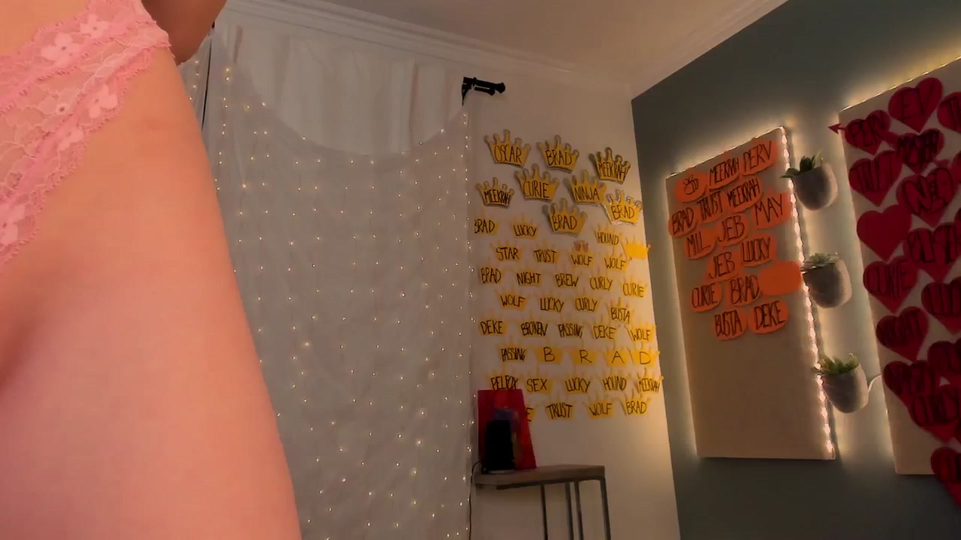 Gallery image thumbnail from MightyEmelia's myfreecams stream on, 01/07/2024, 05:04 image 9 of 20