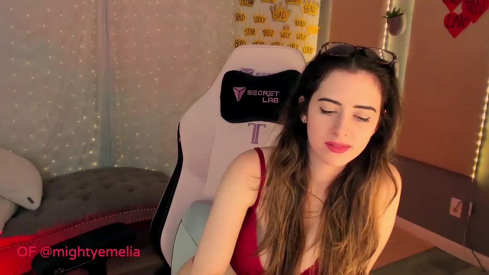 Gallery image thumbnail from MightyEmelia's myfreecams stream on, 02/04/2024, 04:26 image 11 of 20