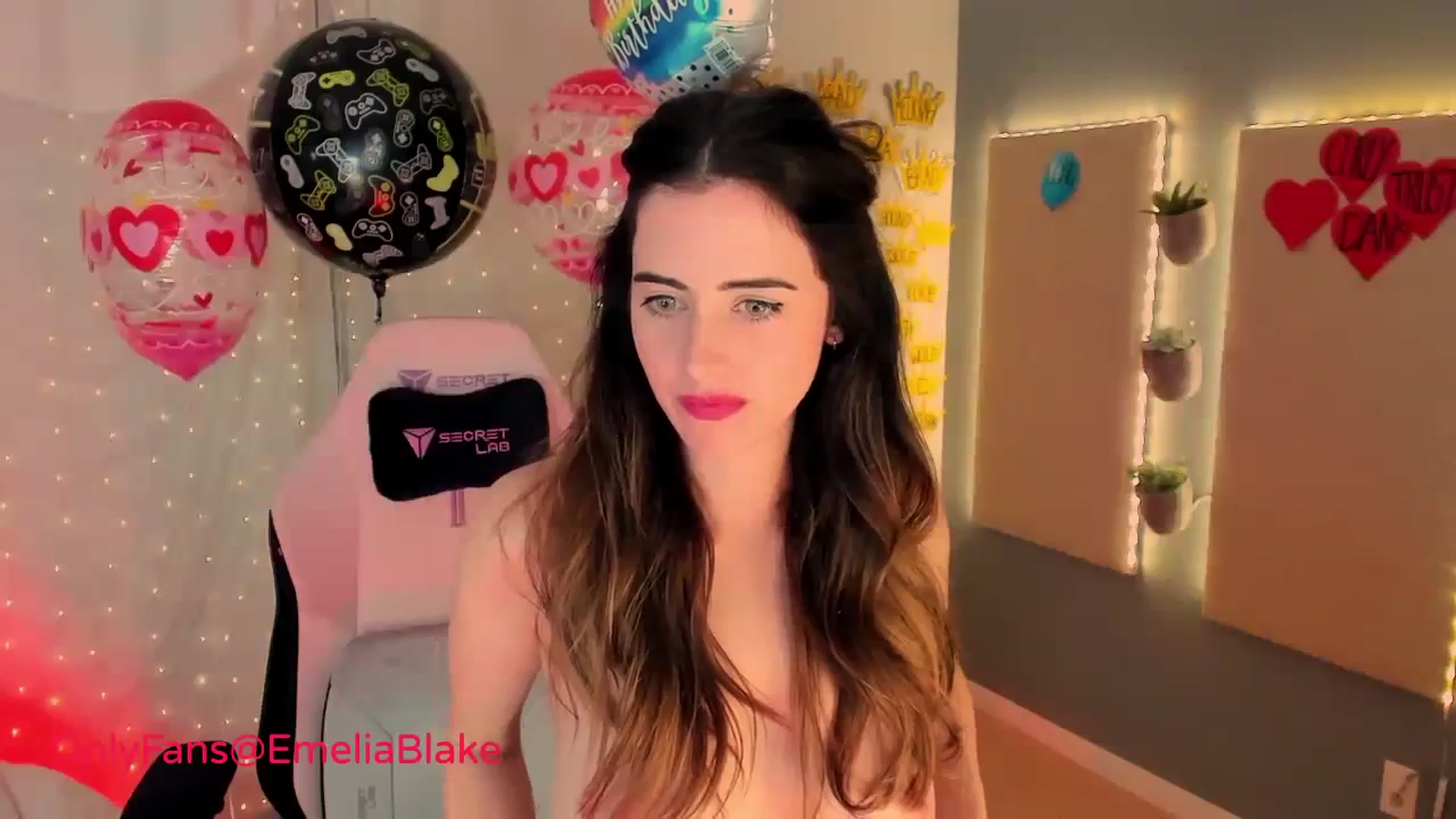 Gallery image thumbnail from MightyEmelia's myfreecams stream on, 02/18/2024, 04:46 image 19 of 20