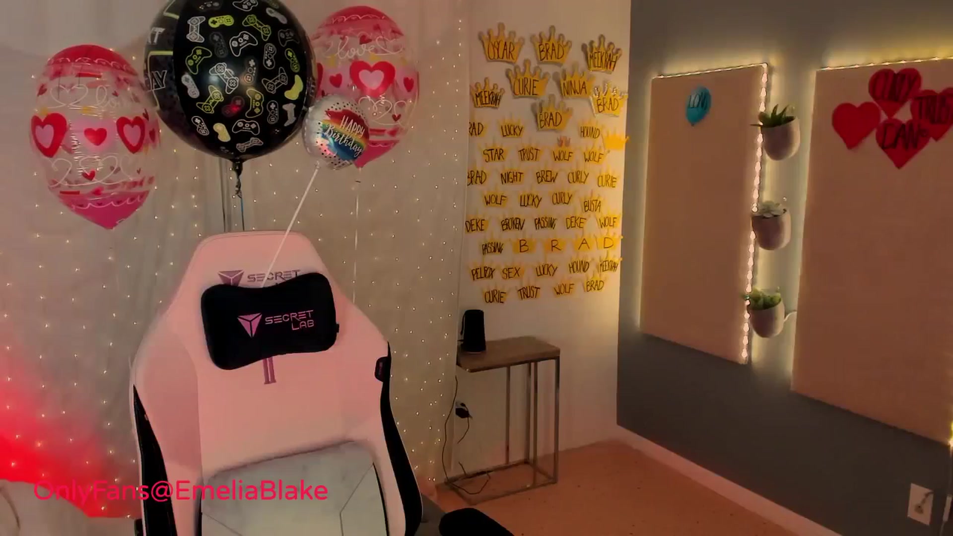 Gallery image thumbnail from MightyEmelia's myfreecams stream on, 02/18/2024, 04:46 image 2 of 20