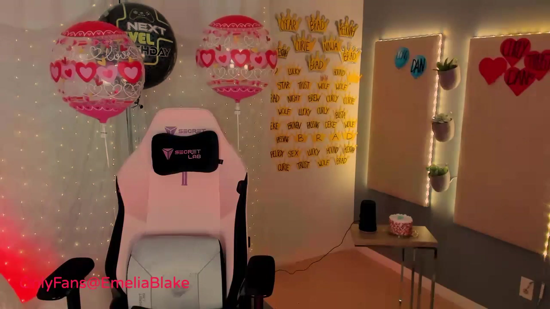 Gallery image thumbnail from MightyEmelia's myfreecams stream on, 02/18/2024, 06:51 image 14 of 20