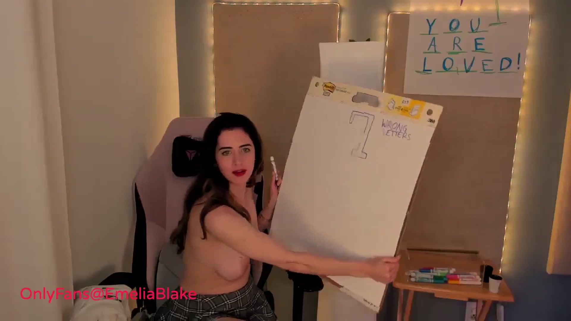 Gallery image thumbnail from MightyEmelia's myfreecams stream on, 03/17/2024, 06:33 image 7 of 20