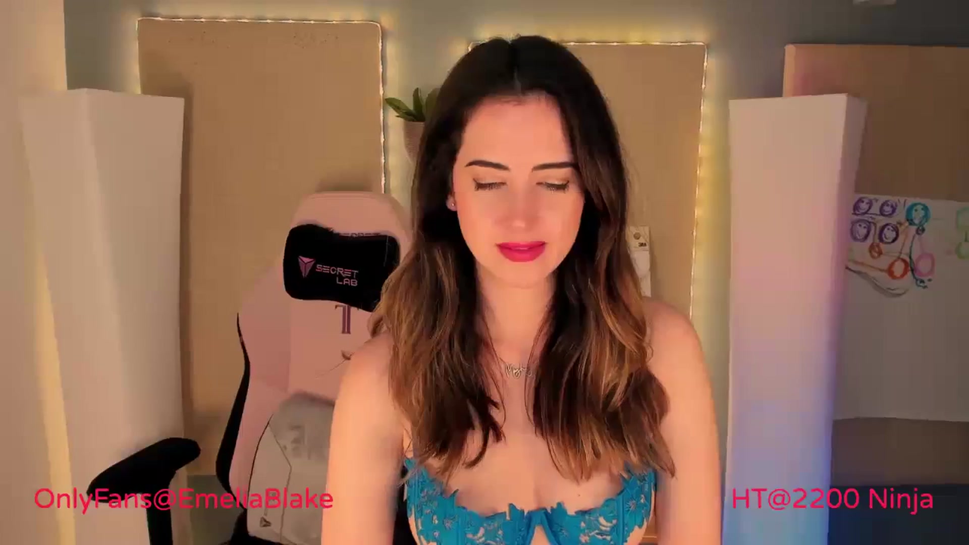 Gallery image thumbnail from MightyEmelia's myfreecams stream on, 03/29/2024, 01:58 image 15 of 20