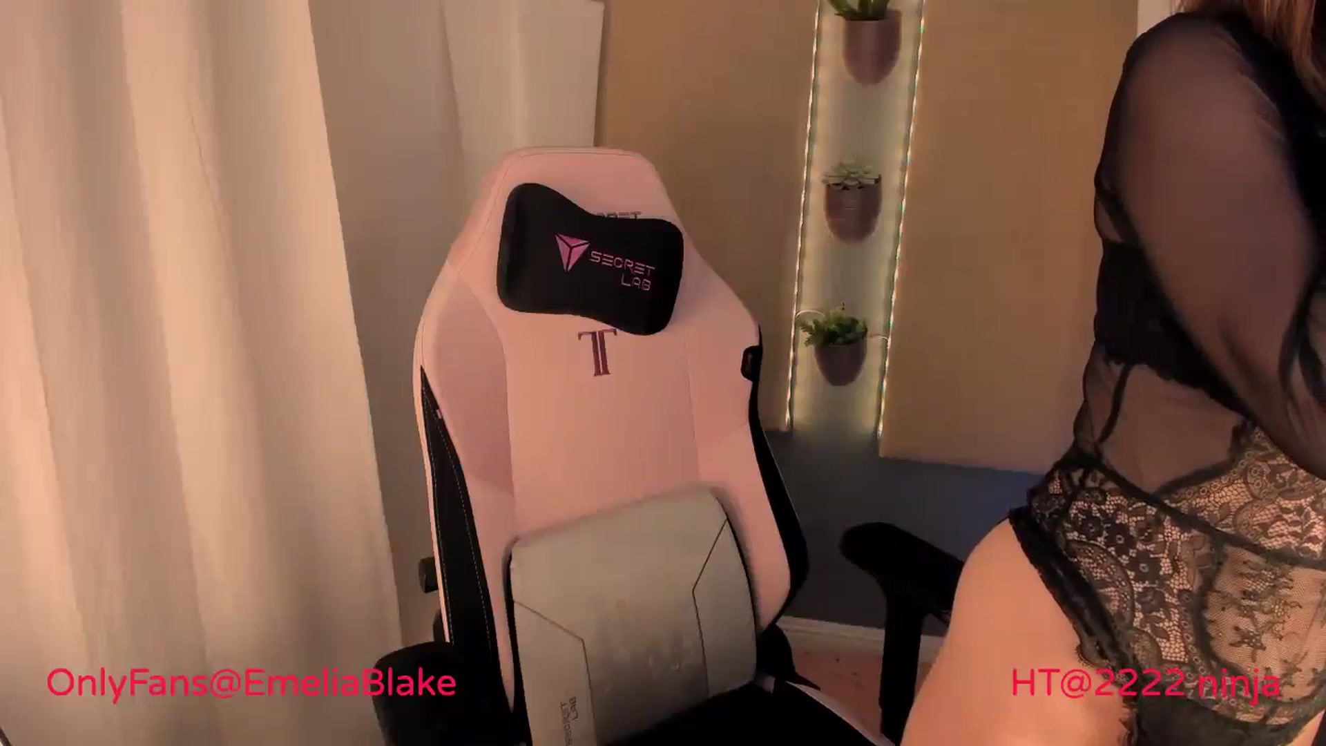 Gallery image thumbnail from MightyEmelia's myfreecams stream on, 04/28/2024, 04:54 image 13 of 20
