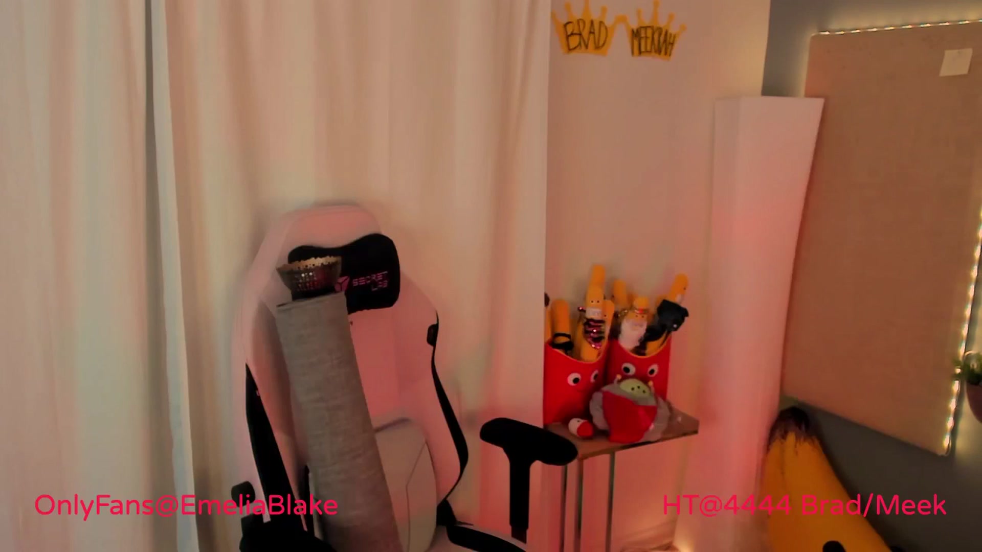 Gallery image thumbnail from MightyEmelia's myfreecams stream on, 05/02/2024, 04:31 image 3 of 20