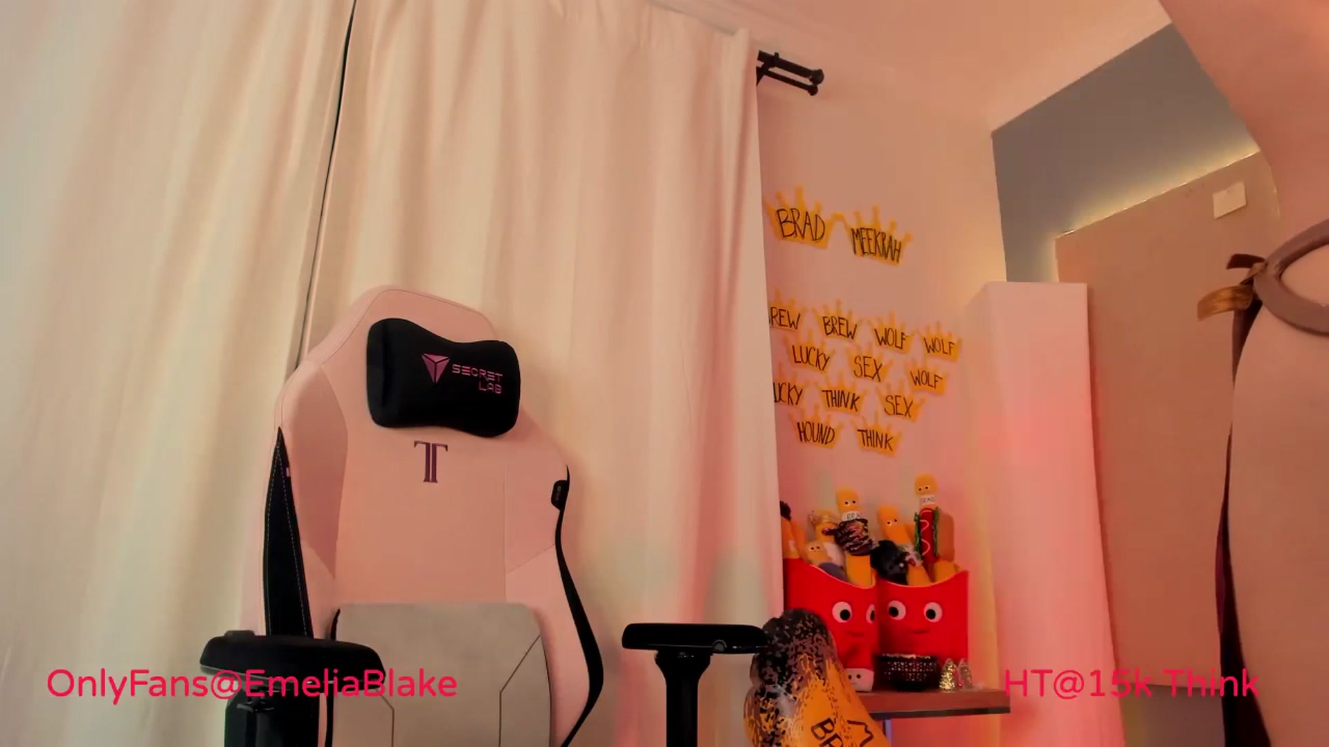 Gallery image thumbnail from MightyEmelia's myfreecams stream on, 05/05/2024, 03:21 image 18 of 20