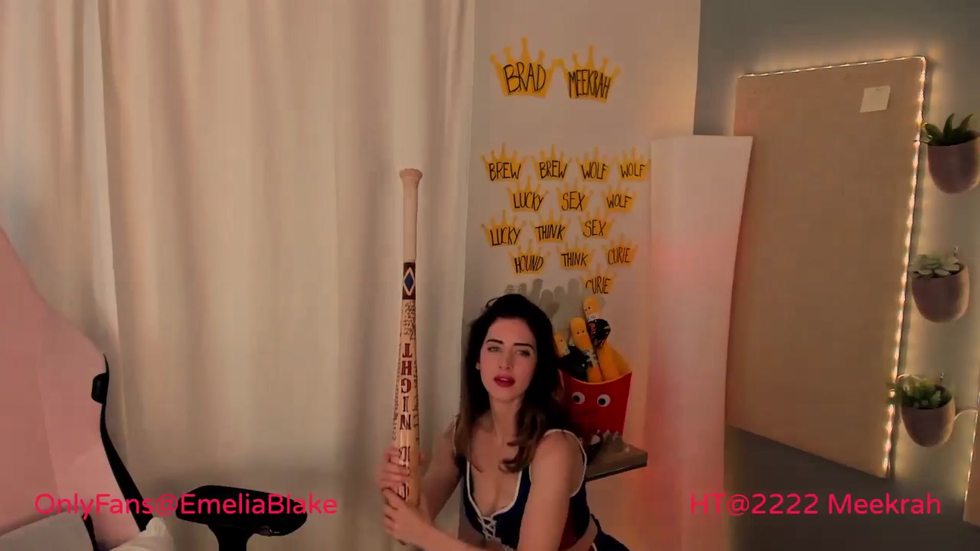 Gallery image thumbnail from MightyEmelia's myfreecams stream on, 05/08/2024, 02:43 image 12 of 20