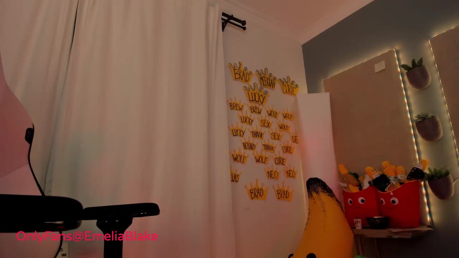 Gallery image thumbnail from MightyEmelia's myfreecams stream on, 05/19/2024, 04:50 image 6 of 20