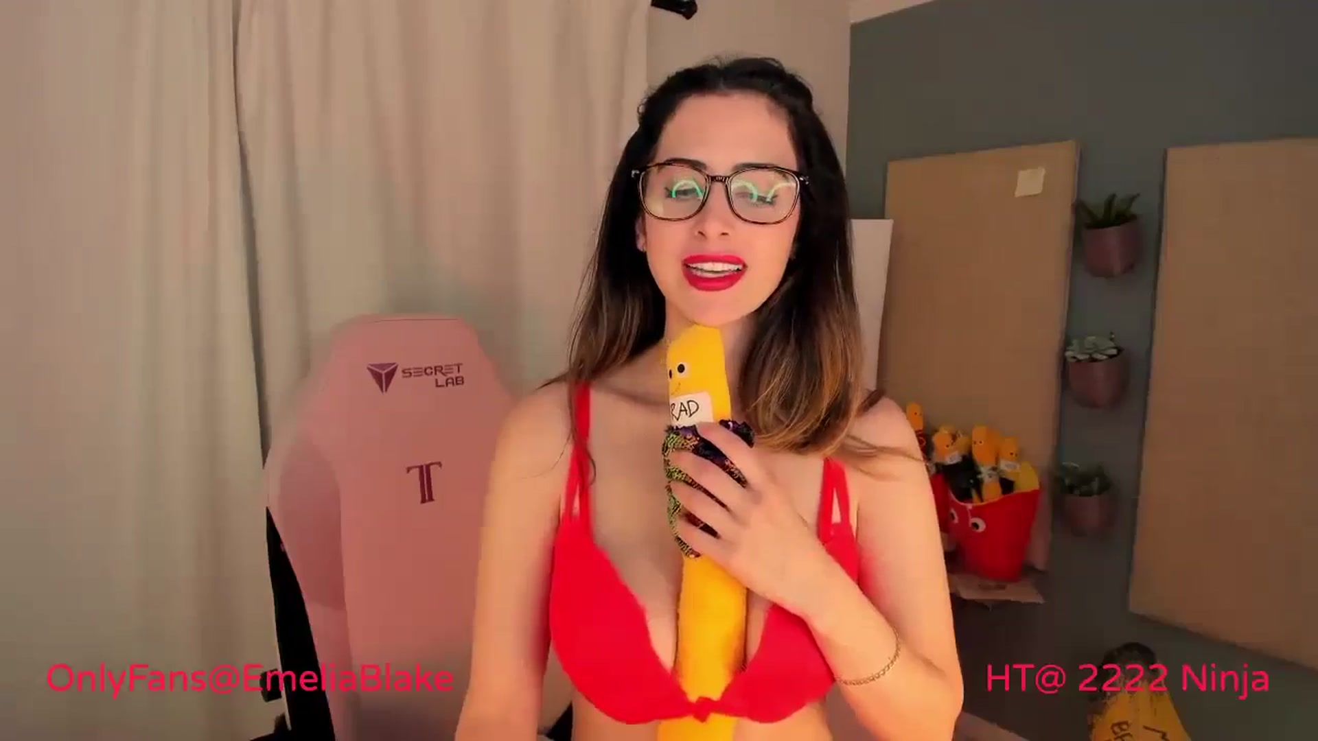Gallery image thumbnail from MightyEmelia's myfreecams stream on, 05/24/2024, 03:40 image 12 of 20