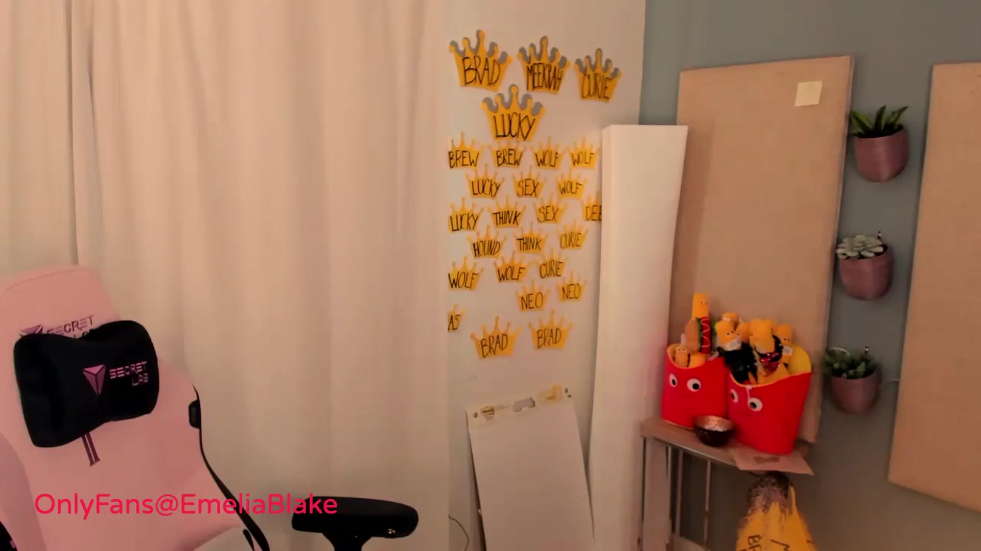 Gallery image thumbnail from MightyEmelia's myfreecams stream on, 06/05/2024, 03:35 image 3 of 20