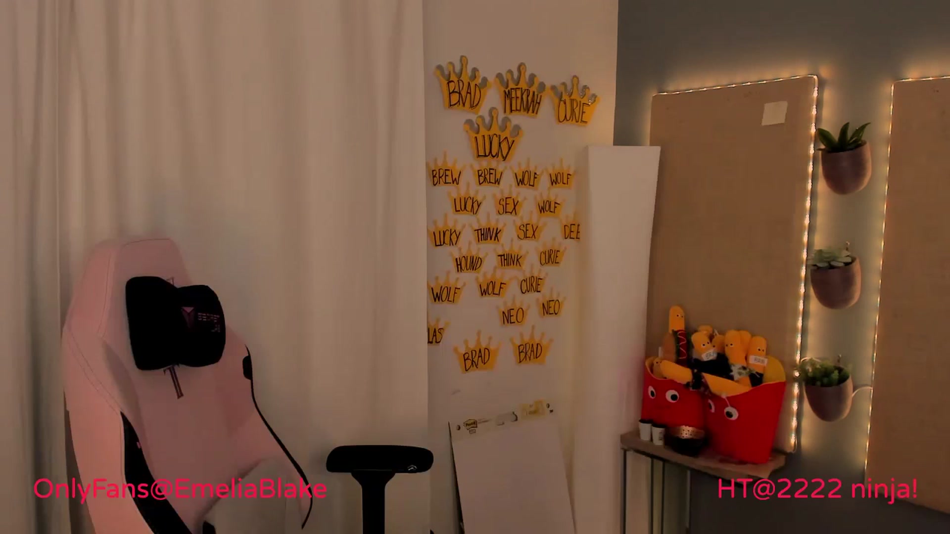 Gallery image thumbnail from MightyEmelia's myfreecams stream on, 06/30/2024, 04:20 image 11 of 20