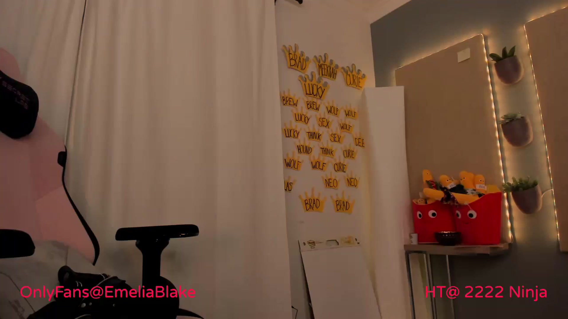 Gallery image thumbnail from MightyEmelia's myfreecams stream on, 07/07/2024, 05:05 image 16 of 20