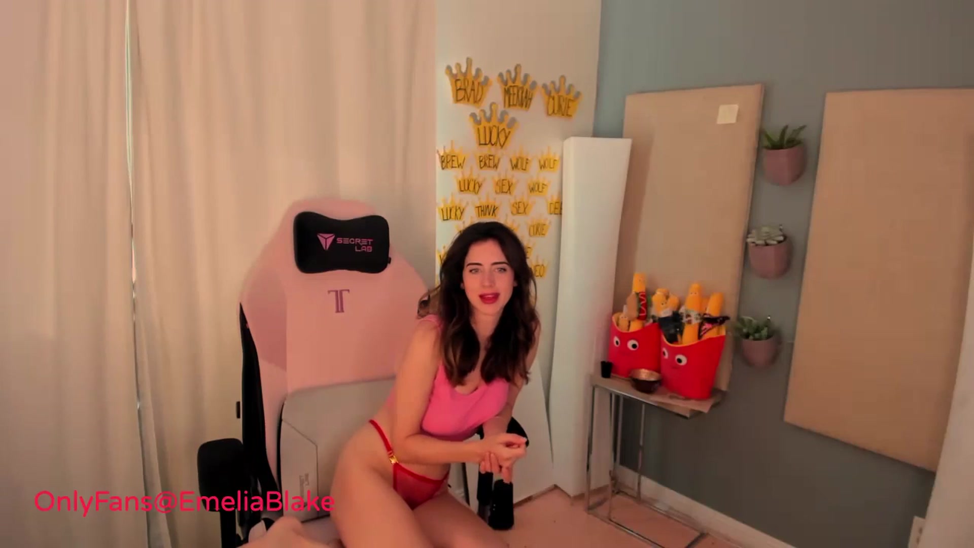 Gallery image thumbnail from MightyEmelia's myfreecams stream on, 07/15/2024, 23:33 image 9 of 20