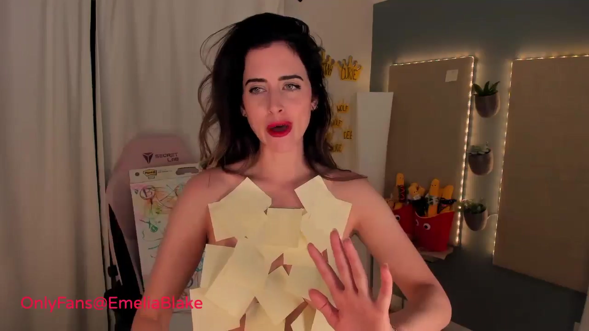 Gallery image thumbnail from MightyEmelia's myfreecams stream on, 07/21/2024, 05:50 image 15 of 20