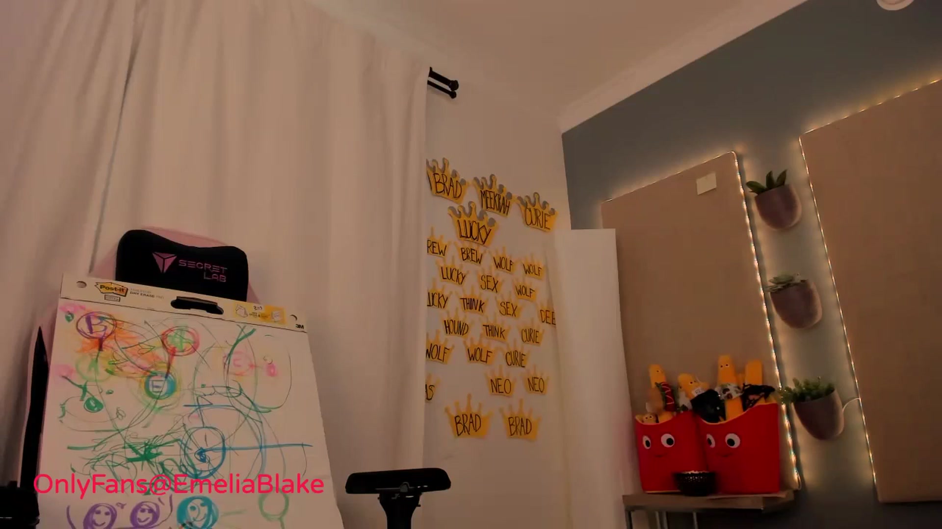 Gallery image thumbnail from MightyEmelia's myfreecams stream on, 07/24/2024, 03:44 image 2 of 20