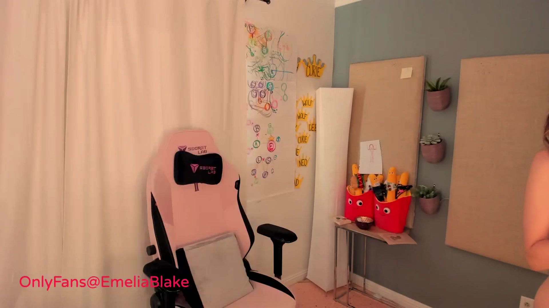Gallery image thumbnail from MightyEmelia's myfreecams stream on, 08/13/2024, 02:18 image 12 of 20