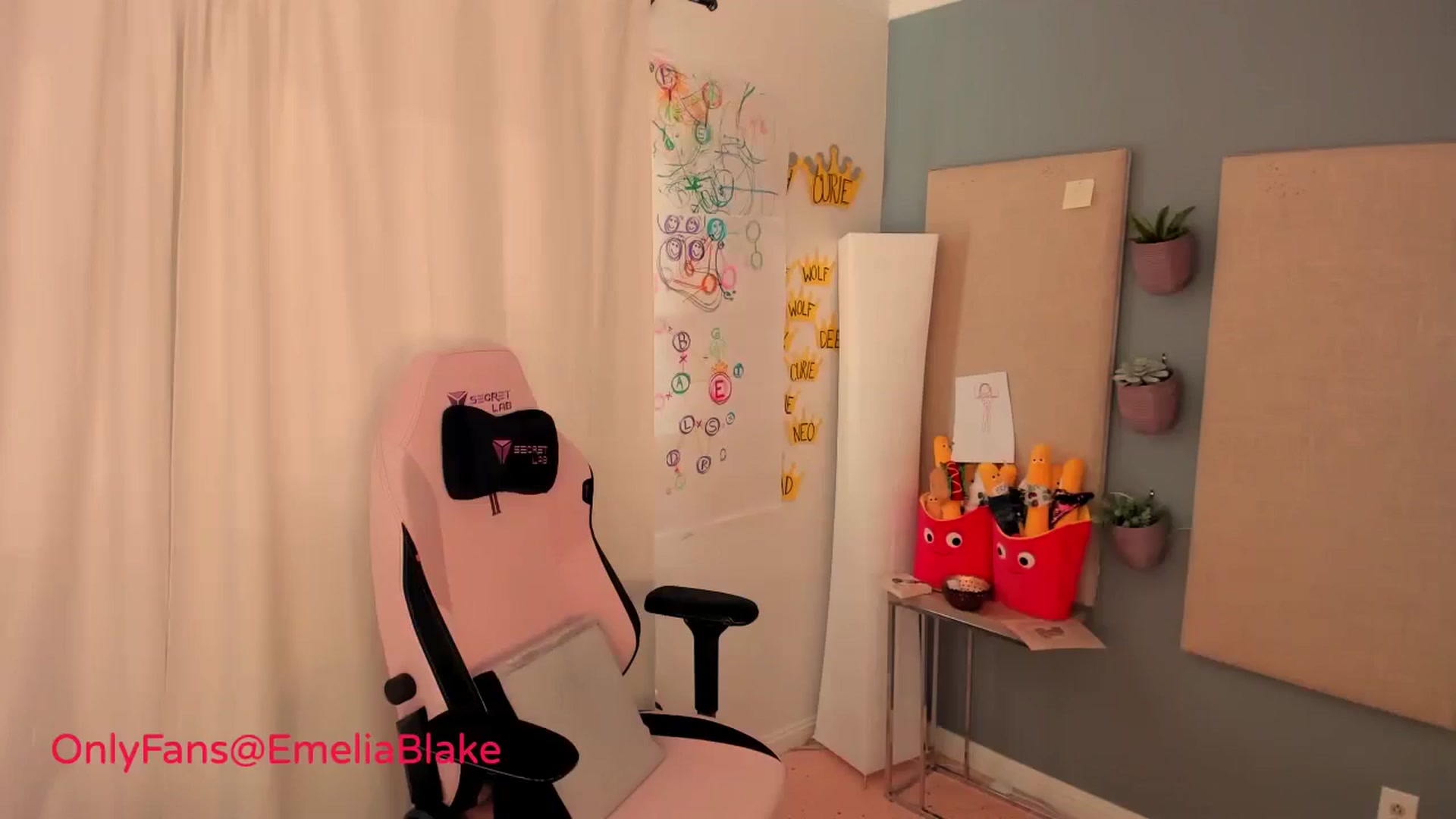Gallery image thumbnail from MightyEmelia's myfreecams stream on, 08/13/2024, 02:18 image 3 of 20
