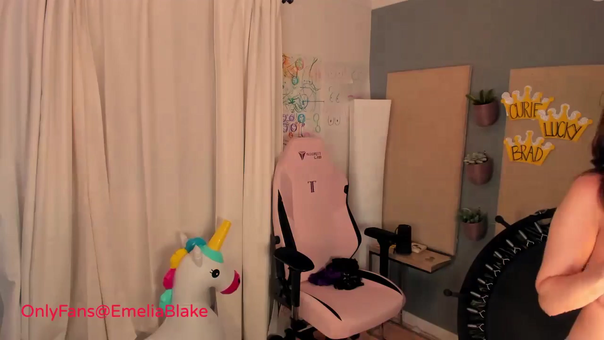 Gallery image thumbnail from MightyEmelia's myfreecams stream on, 08/31/2024, 05:24 image 7 of 20