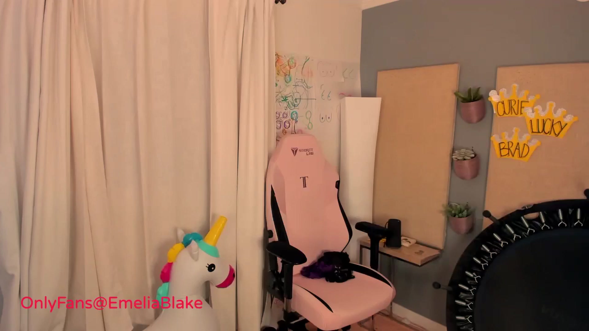 Gallery image thumbnail from MightyEmelia's myfreecams stream on, 08/31/2024, 05:24 image 8 of 20