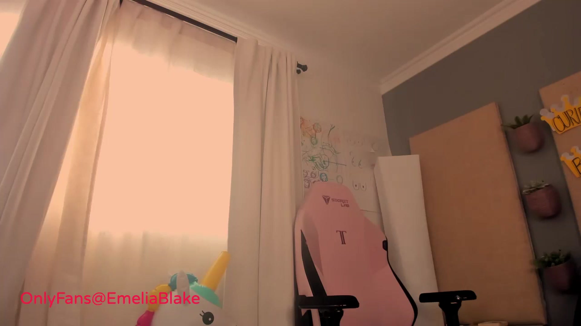 Gallery image thumbnail from MightyEmelia's myfreecams stream on, 09/01/2024, 02:56 image 4 of 20