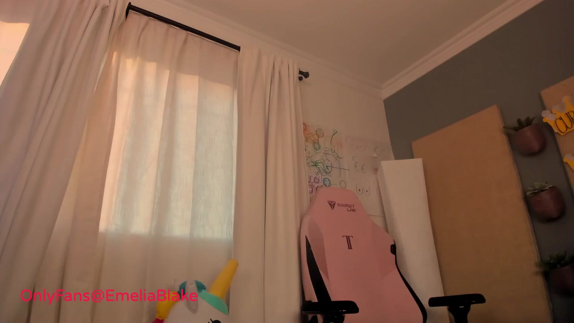 Gallery image thumbnail from MightyEmelia's myfreecams stream on, 09/01/2024, 02:56 image 10 of 20