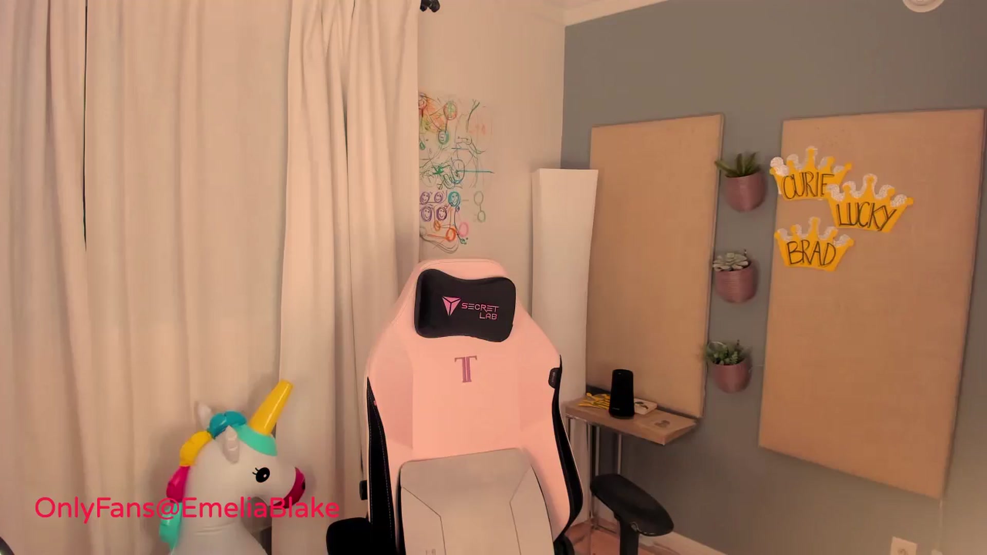Gallery image thumbnail from MightyEmelia's myfreecams stream on, 09/04/2024, 04:39 image 6 of 20