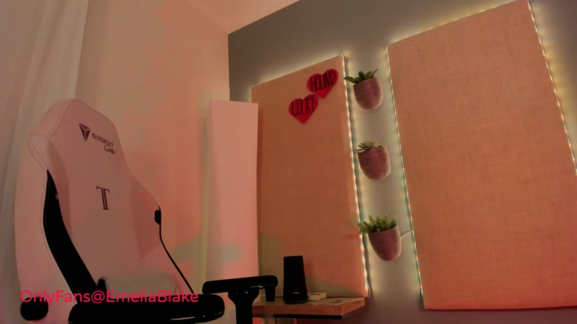 Gallery image thumbnail from MightyEmelia's myfreecams stream on, 09/08/2024, 03:18 image 3 of 20