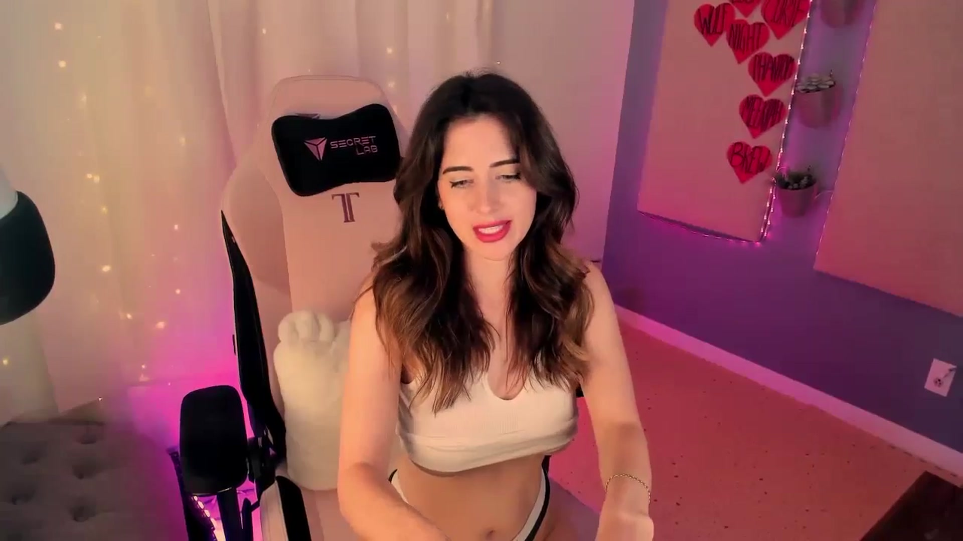 Gallery image thumbnail from MightyEmelia's myfreecams stream on, 10/11/2024, 03:38 image 11 of 20