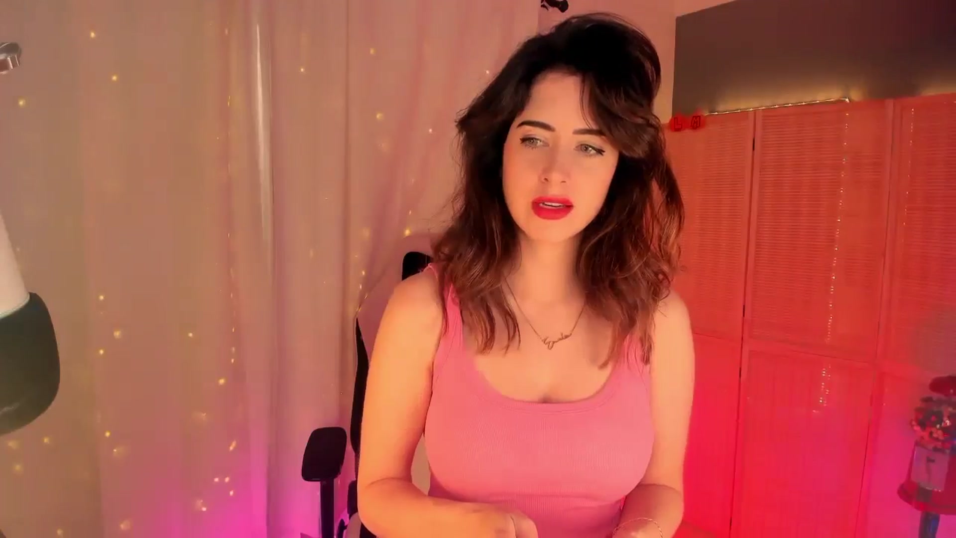 Gallery image thumbnail from MightyEmelia's myfreecams stream on, 11/03/2024, 24:03 image 2 of 20