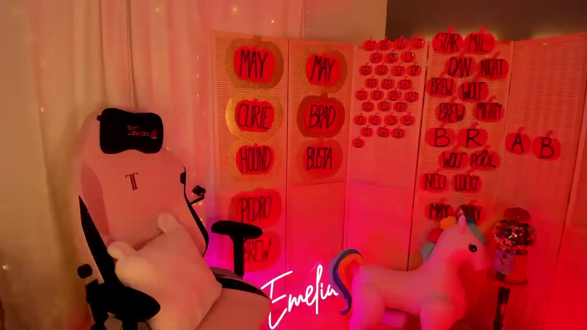 Gallery image thumbnail from MightyEmelia's myfreecams stream on, 12/01/2024, 03:43 image 7 of 20