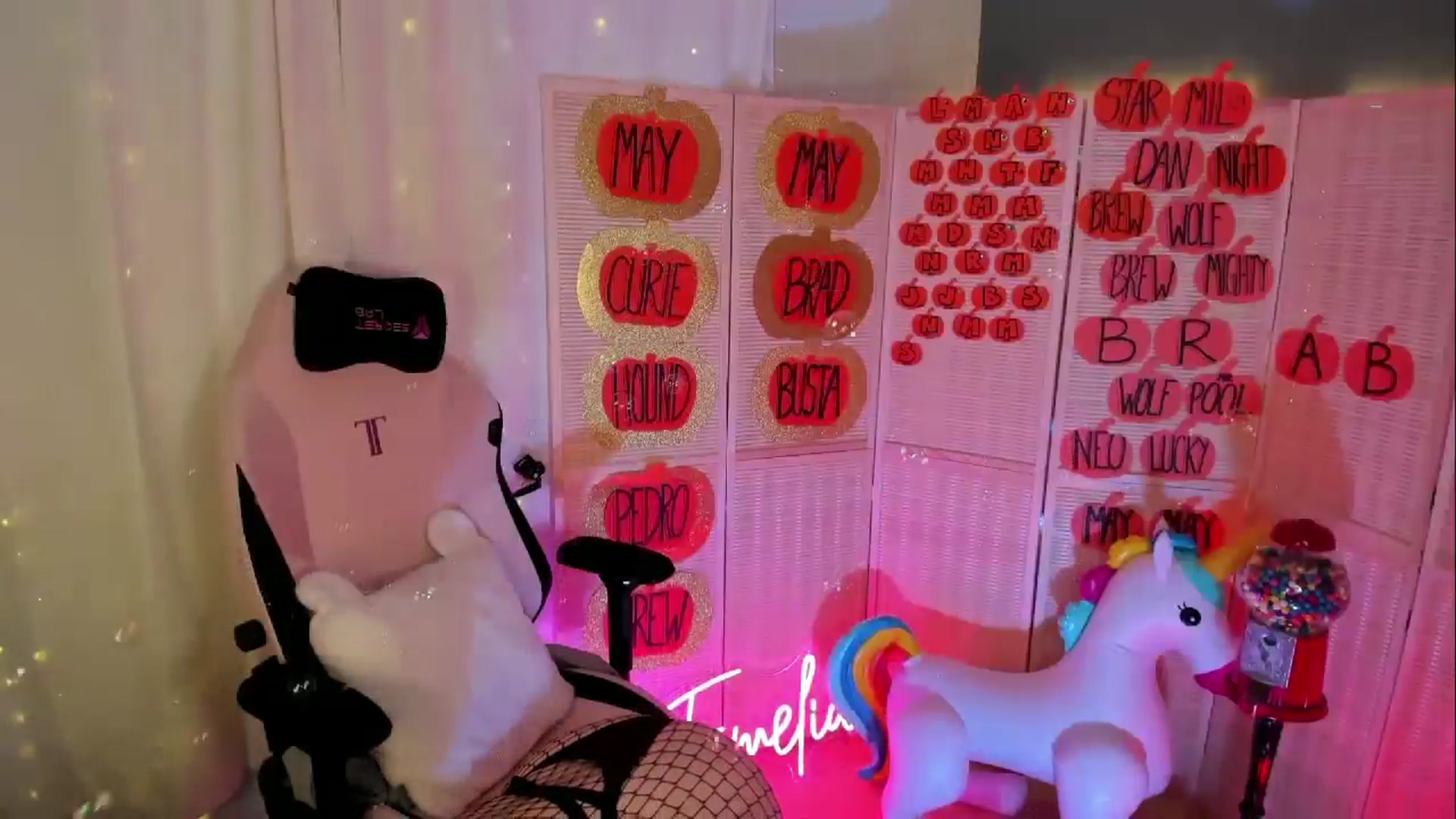 Gallery image thumbnail from MightyEmelia's myfreecams stream on, 12/01/2024, 04:22 image 18 of 20
