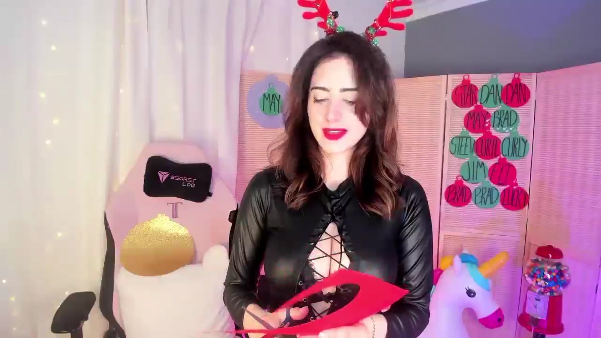 Gallery image thumbnail from MightyEmelia's myfreecams stream on, 12/15/2024, 03:38 image 5 of 20