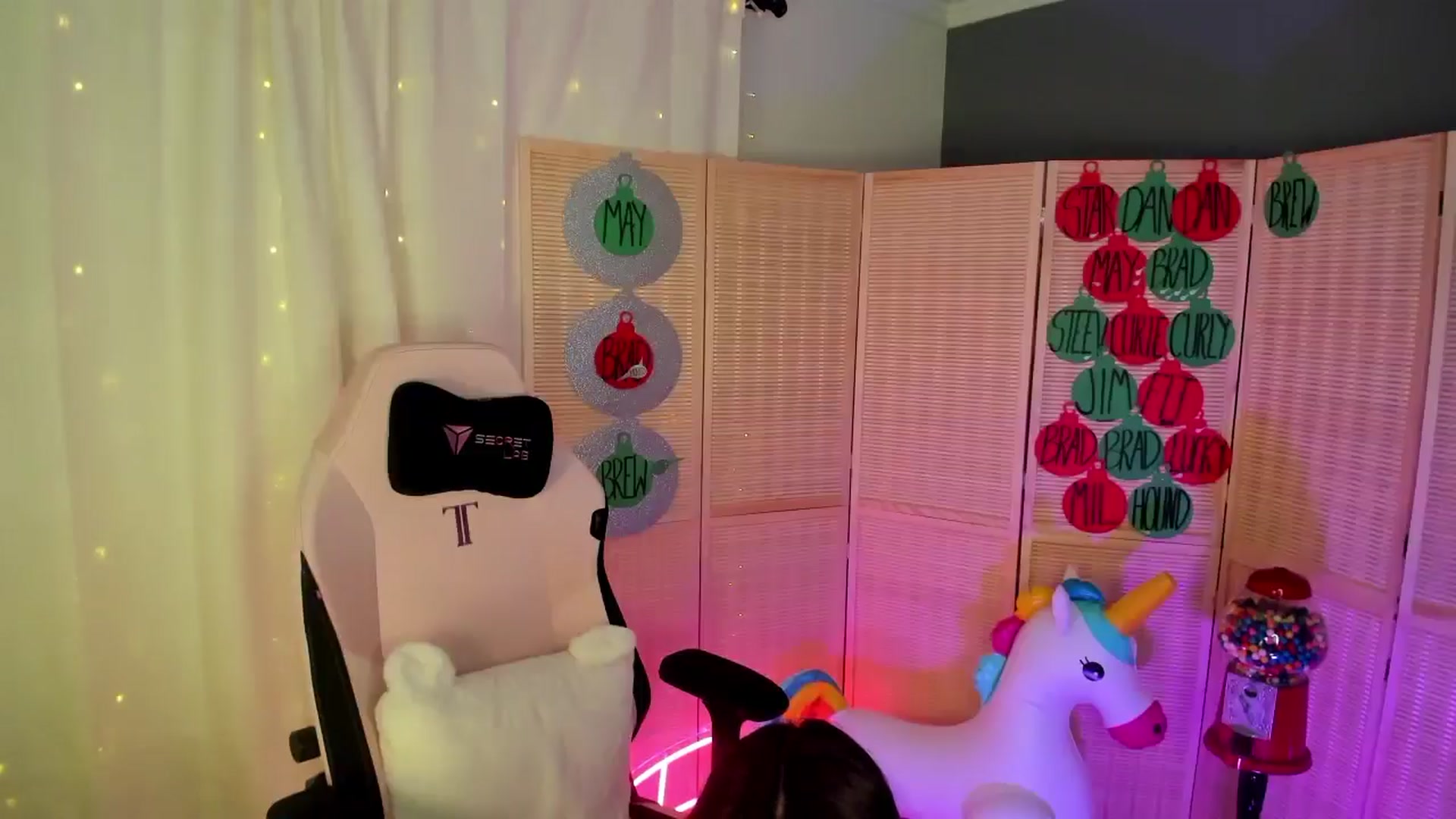Gallery image thumbnail from MightyEmelia's myfreecams stream on, 12/22/2024, 06:07 image 3 of 20