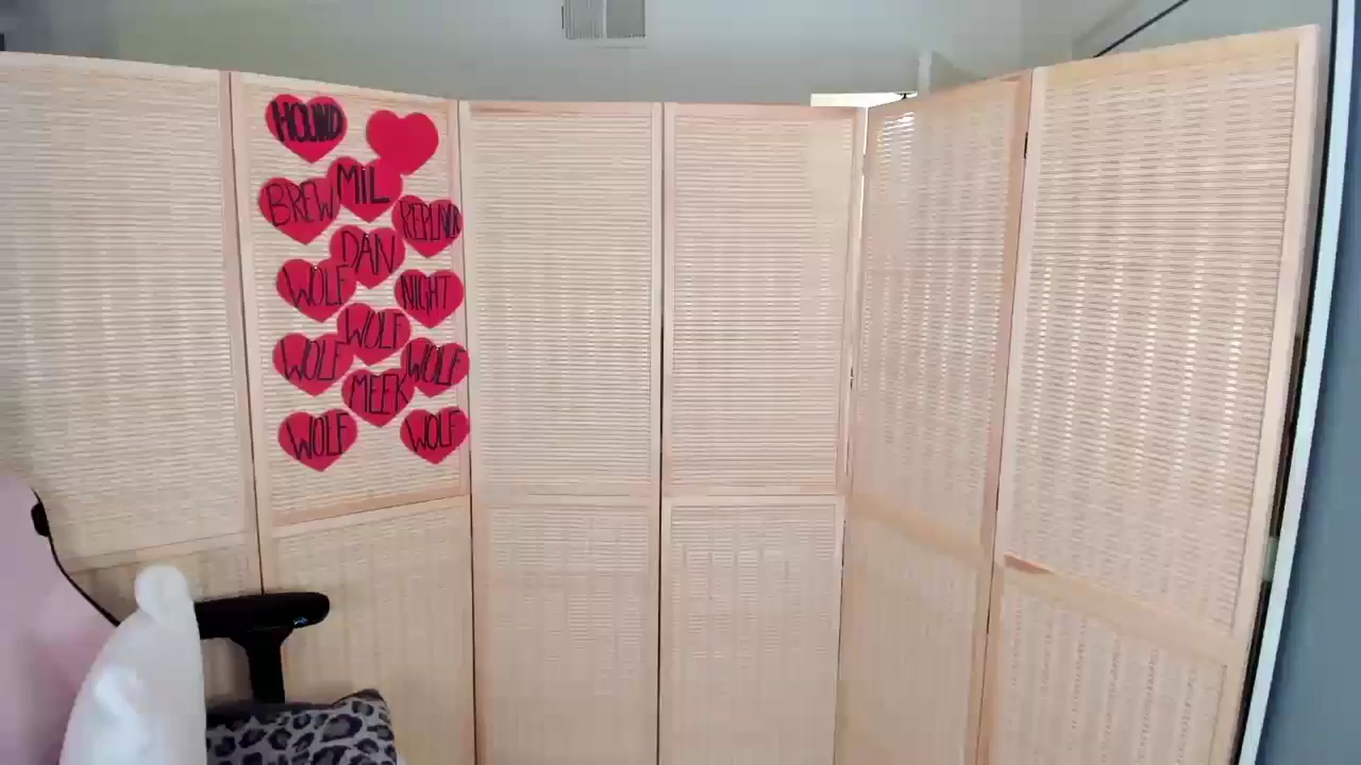 Gallery image thumbnail from MightyEmelia's myfreecams stream on, 04/06/2025, 06:37 image 11 of 20