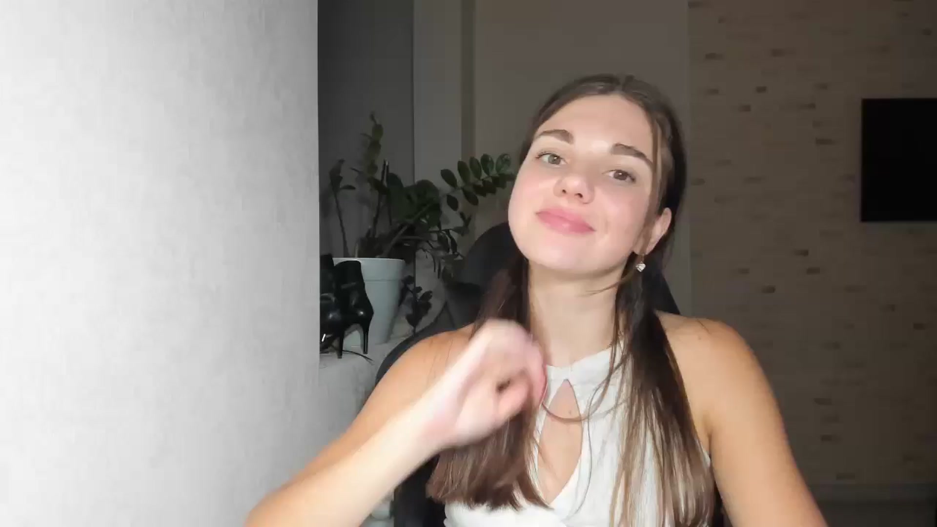 Gallery image thumbnail from Mihellii's myfreecams stream on, 08/30/2024, 23:10 image 16 of 20