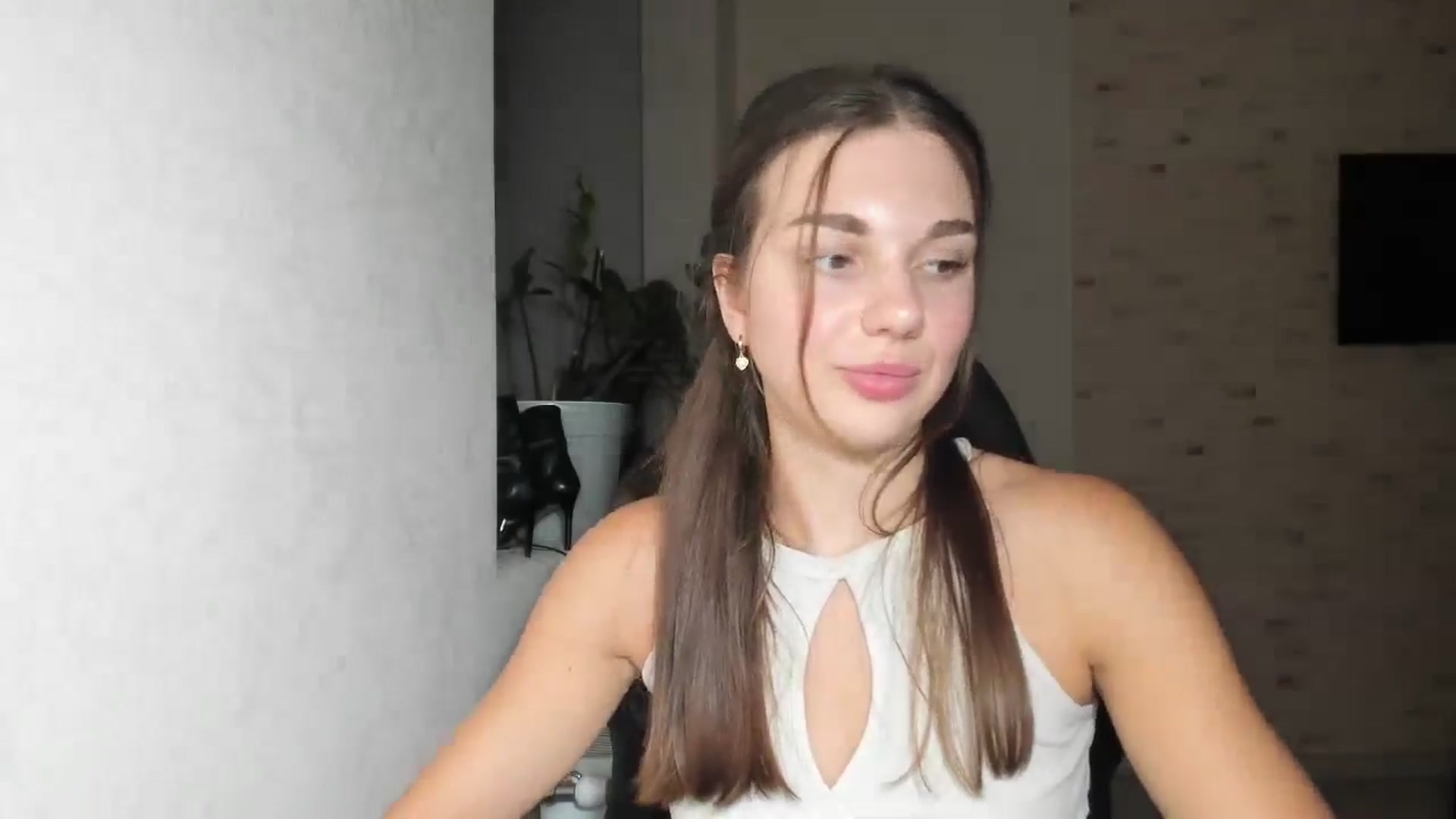 Gallery image thumbnail from Mihellii's myfreecams stream on, 08/30/2024, 23:10 image 12 of 20