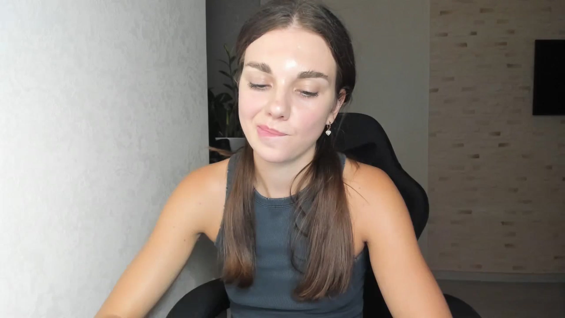 Gallery image thumbnail from Mihellii's myfreecams stream on, 09/03/2024, 22:10 image 14 of 20