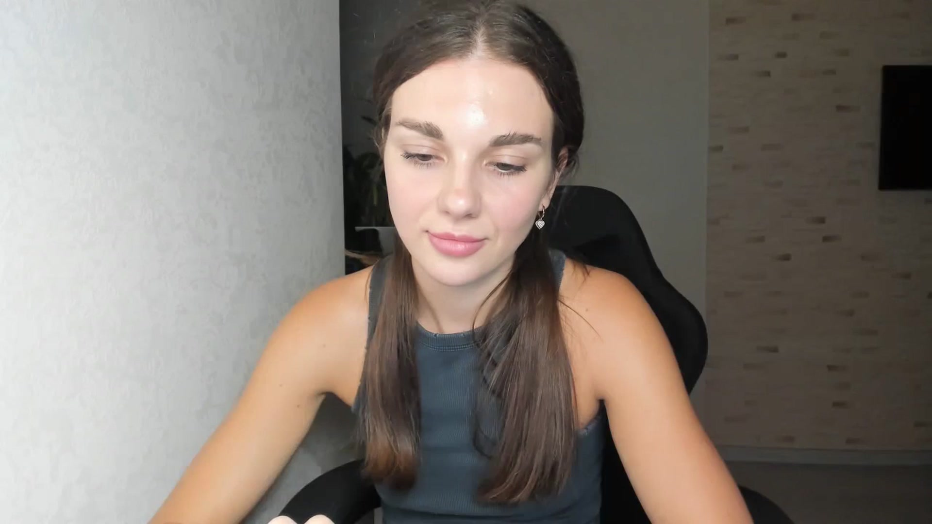 Gallery image thumbnail from Mihellii's myfreecams stream on, 09/03/2024, 22:10 image 16 of 20