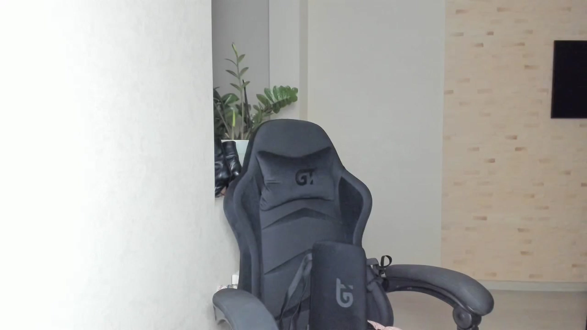 Gallery image thumbnail from Mihellii's myfreecams stream on, 09/04/2024, 18:52 image 9 of 20