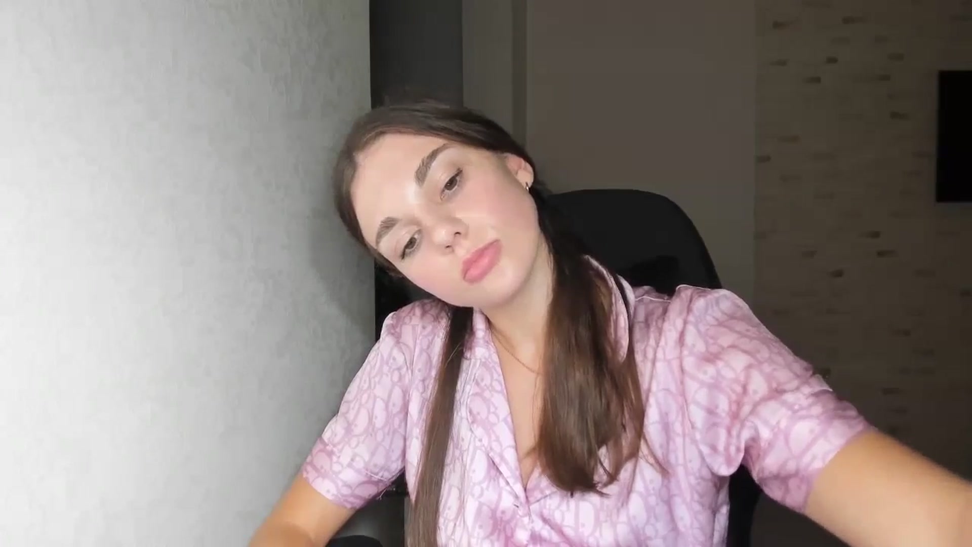 Gallery image thumbnail from Mihellii's myfreecams stream on, 09/05/2024, 18:47 image 13 of 20