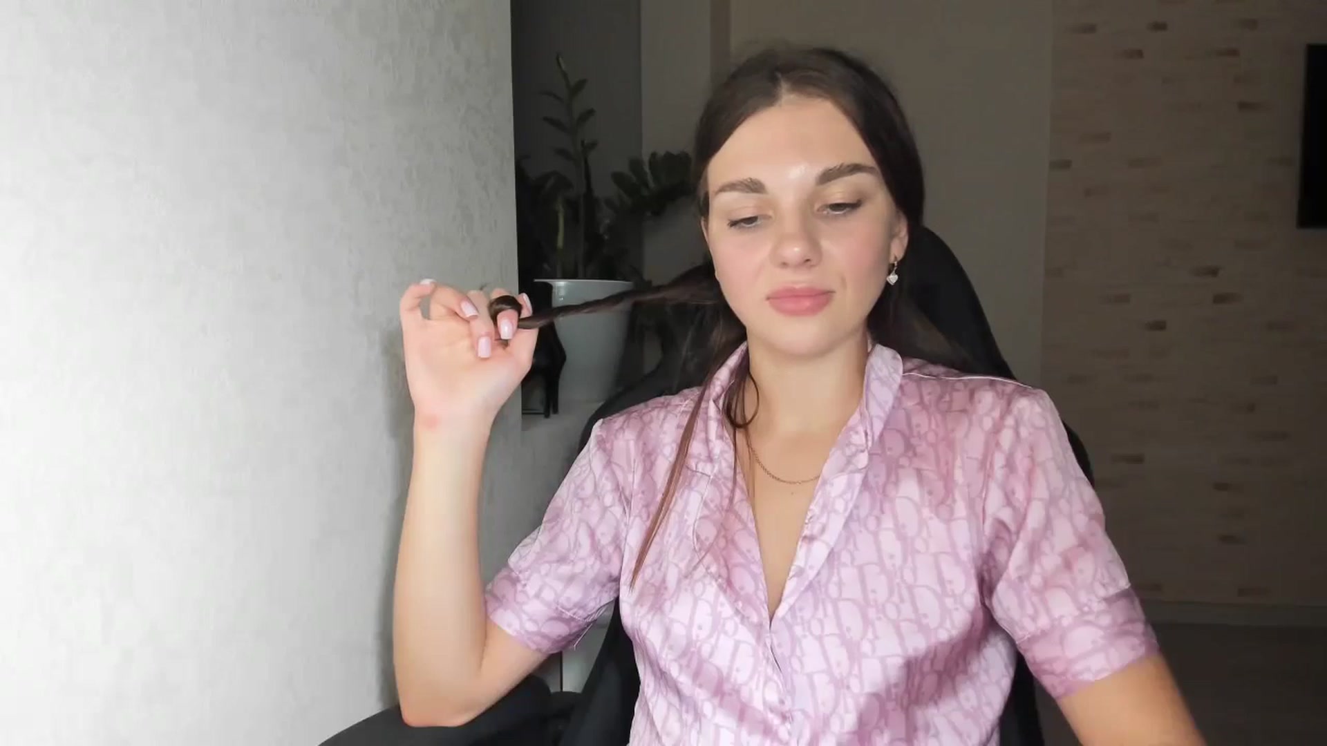 Gallery image thumbnail from Mihellii's myfreecams stream on, 09/05/2024, 21:47 image 5 of 20