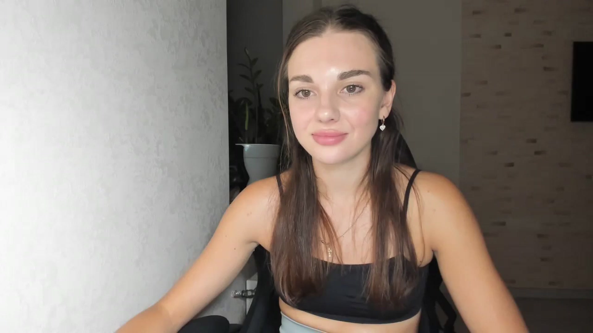 Gallery image thumbnail from Mihellii's myfreecams stream on, 09/06/2024, 20:23 image 2 of 20